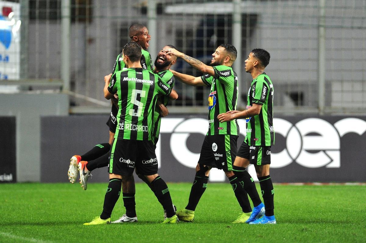 Fotos do duelo entre Amrica e Vitria, no Independncia, pela 36 rodada da Srie B