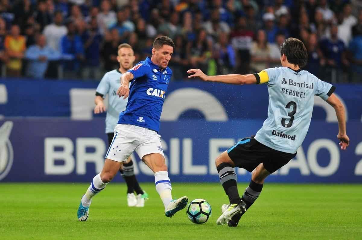Imagens do jogo entre Cruzeiro e Grmio, pela 8 rodada do Campeonato Brasileiro, no Mineiro