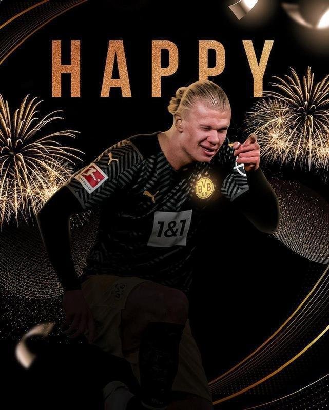 Haaland, do Borussia Dortmund-ALE, preferiu fazer uma montagem para desejar 'Feliz 2022'