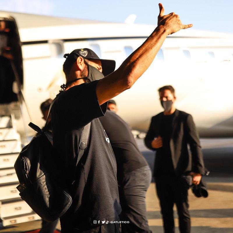 Diego Costa chegou a BH no incio da manh desta tera-feira 