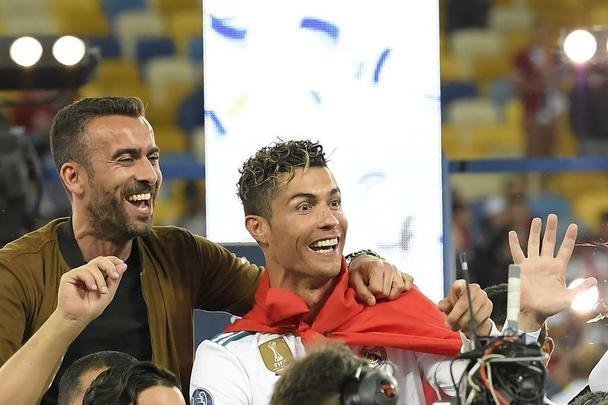 Festa do Real Madrid com a conquista da 13 Liga dos Campees, a terceira de forma seguida