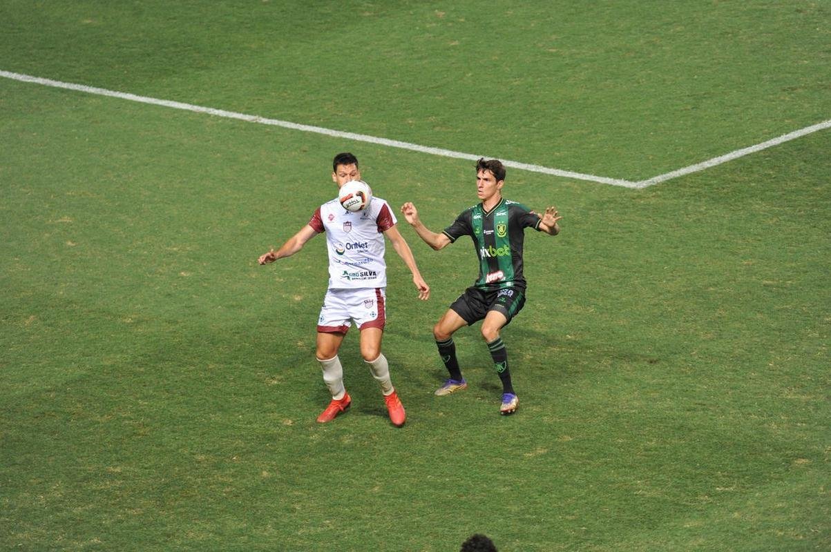 O Amrica recebeu o Patrocinense nesta quarta-feira (16), no Independncia, em Belo Horizonte, para confronto vlido pela 7 rodada do Campeonato Mineiro. A partida marcou a estreia do experiente goleiro Jailson com a camisa do Coelho.