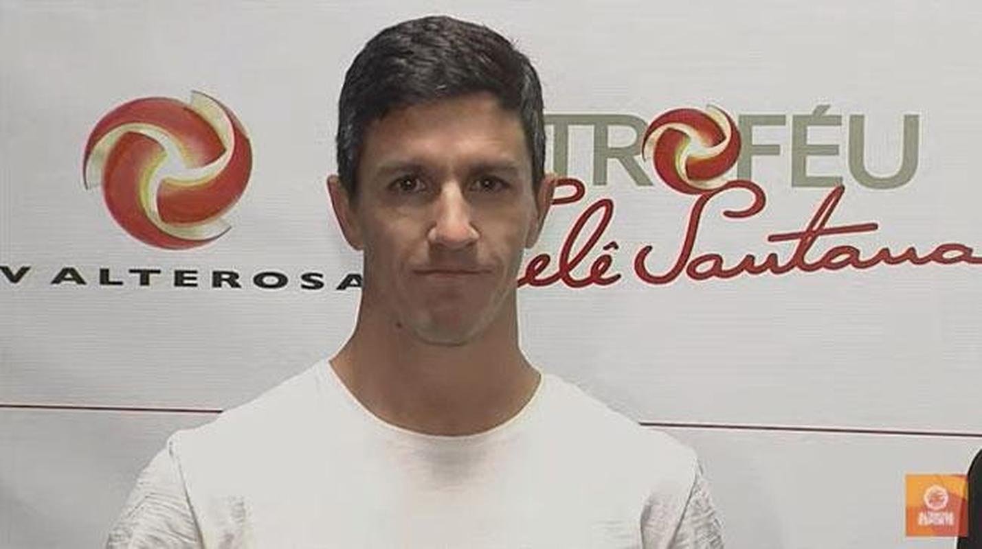 Nacho, do Atltico, ganhou um dos prmios de melhor meia