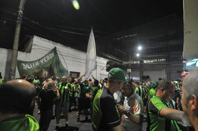 Chegada da torcida do Amrica ao Independncia para o jogo contra o Barcelona de Guayaquil pela terceira fase da Copa Libertadores de 2022