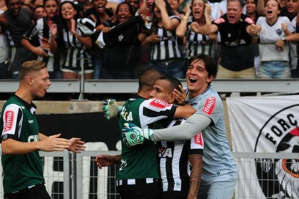 Depois, Otero extravasou com os companheiros