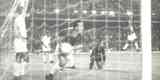 O Cruzeiro foi campeo da Taa Brasil de 1966 sobre o Santos de Pel. No jogo de ida da final, no Mineiro, goleada por 6 a 2. 