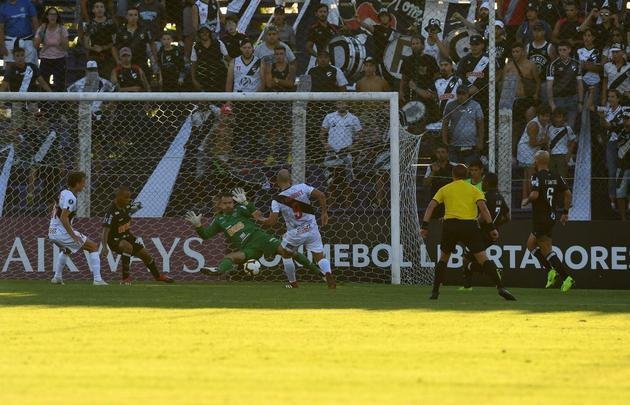 Federico Rodriguez empatou para o Danubio aos 46 minutos do primeiro tempo: 1 a 1
