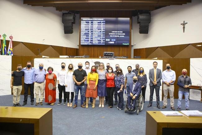 Atltico  o clube do corao de 23 dos 41 vereadores eleitos. Outros dez so torcedores do Cruzeiro. Amrica, Flamengo e Vasco tm, cada um, um torcedor na Cmara de BH. Apenas um parlamentar disse no ter um time do corao. Por sua vez, quatro vereadores preferiram no revelar seus clubes.