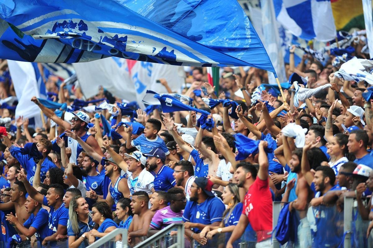 Fotos da torcida cruzeirense na deciso do Campeonato Mineiro, contra o Atltico, no Mineiro
