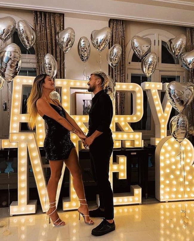 Nas redes sociais, Arrascaeta declarou que pedido de casamento foi um dos melhores momentos da sua vida