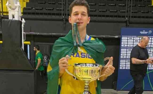 Nicolas Csonka, do Ginstico, conquistou o Sul-Americano Sub-15 com a Seleo Brasileira no domingo