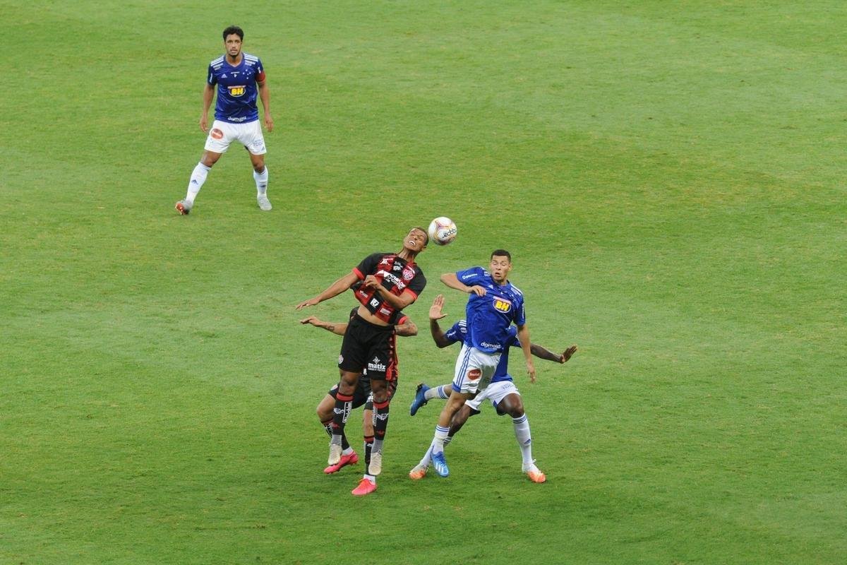 Fotos de Cruzeiro 1x0 Vitria, no Mineiro, pela nona rodada da Srie B