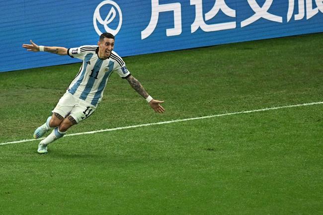 Di Mara ampliou a vantagem da Argentina para 2 a 0 na final da Copa do Mundo contra a Frana. Veja o gol por todos os ngulos