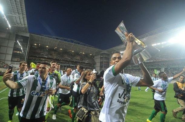 Festa do Amrica e da torcida no Independncia com o bi da Srie B em 2017