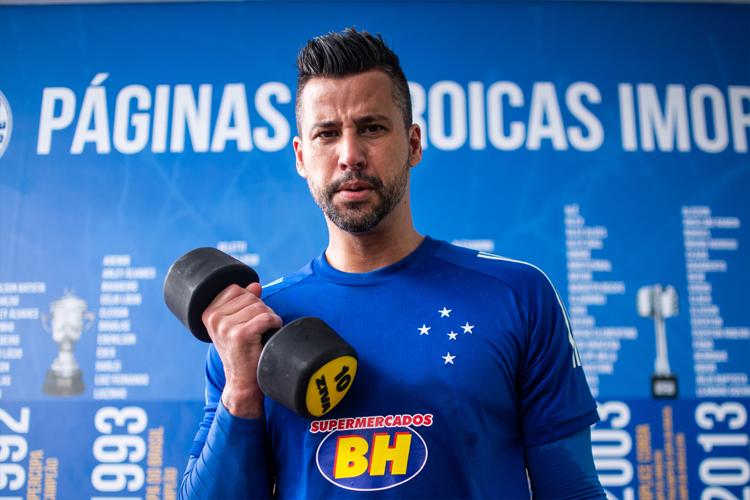Fábio sacramenta permanência no Cruzeiro: 'Eu fiz o que tinha que ser feito' 
