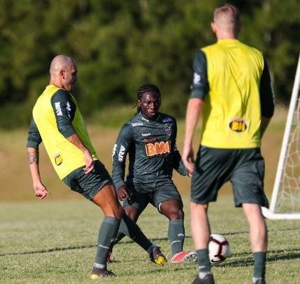Jogadores do Atltico treinaram no CT do Danubio, em Montevidu, nesta tera-feira