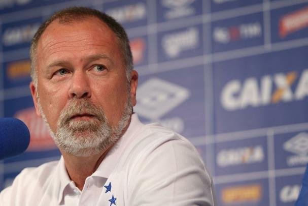 Mano Menezes celebrou retorno ao Cruzeiro e traou planos para reao do clube no Brasileiro