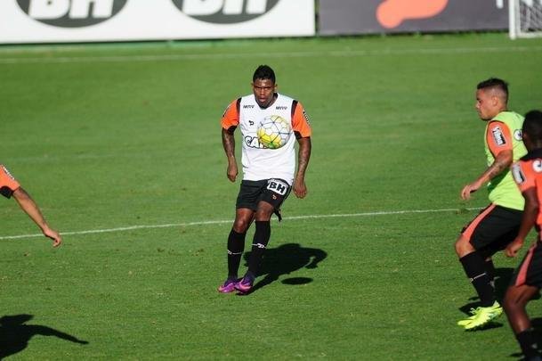 Jogadores se reapresentaram aps o empate contra o Flamengo, no Mineiro