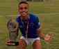 Filho de Ronaldinho  campeo com sub-14 do Cruzeiro e provoca Atltico na internet