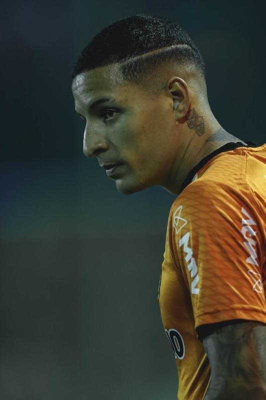 Tcnico Cuca comandou atividade do Atltico no CT da Conmebol no Paraguai 