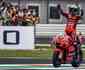 Bagnaia segura presso de Quartararo e faz festa italiana na MotoGP