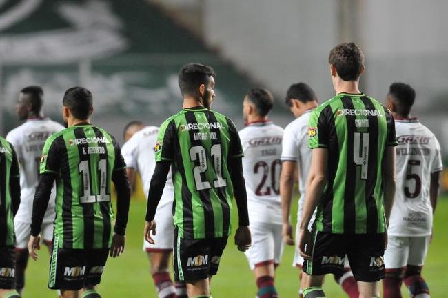 Fotos do jogo entre Amrica e Fluminense, no Independncia, em Belo Horizonte, pela 12 rodada do Campeonato Brasileiro