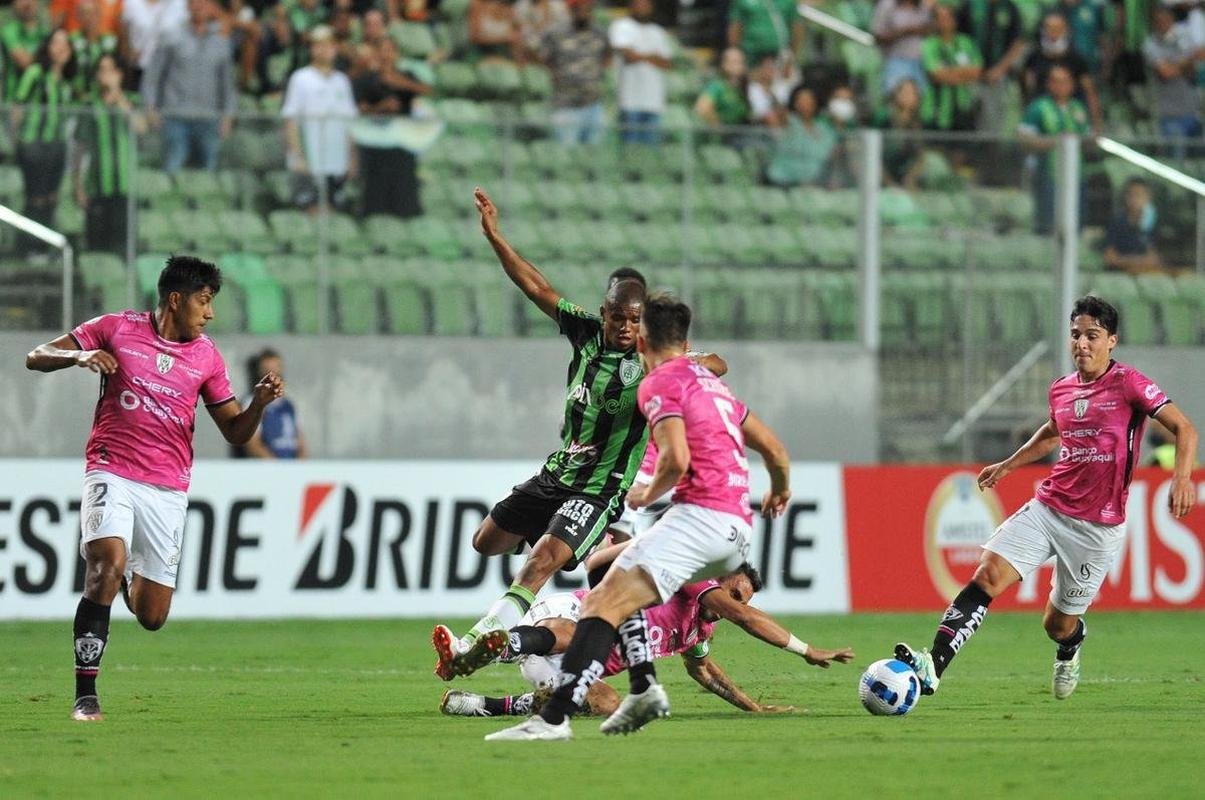 Fotos da derrota do Amrica para o Independiente del Valle, por 2 a 0, no Independncia, pelo Grupo D da Copa Libertadores