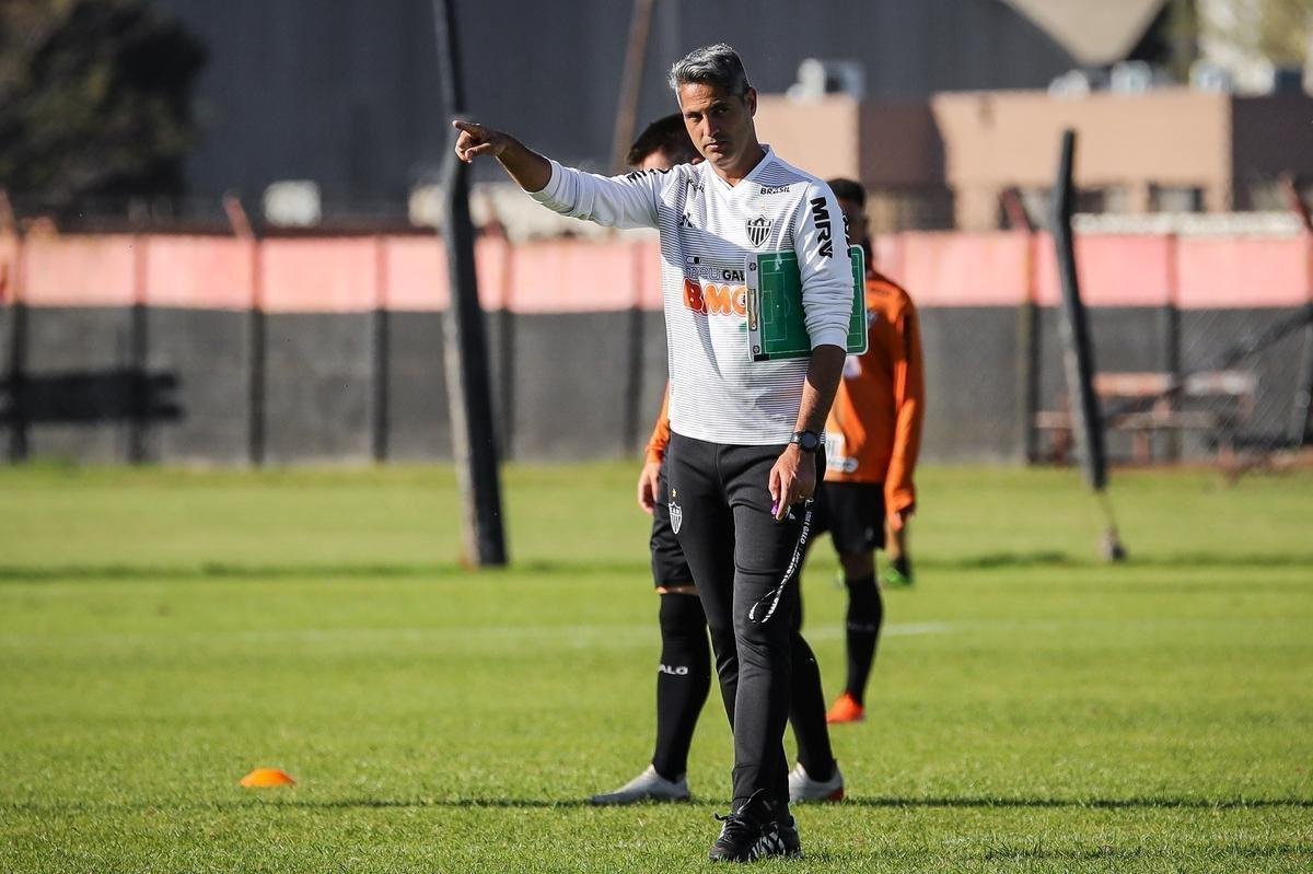 Nesta quarta-feira, Atltico treinou no centro de treinamento do Newell's Old Boys, em Rosrio, visando  partida de ida da semifinal da Copa Sul-Americana, diante do Coln. O duelo ser nesta quinta-feira, s 21h30, em Santa F, na Argentina.