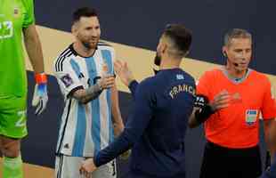 Entrada de Argentina e Frana no campo do Estdio Icnico de Lusail para a final da Copa do Mundo foi um espetculo  parte. Veja fotos do show de fogos, de luzes e da execuo dos hinos nacionais dos dois pases