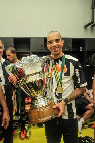 19 - Título contra o rival: Atlético e Cruzeiro decidiram um campeonato nacional apenas uma vez. E deu Atlético. Na final da Copa do Brasil de 2014, Diego Tardelli marcou no jogo de volta, no Mineirão, e assegurou a taça.