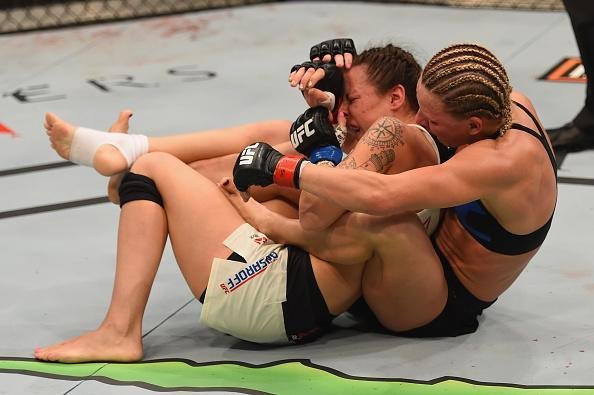 Justine Kish venceu Nina Ansaroff por decisão unânime