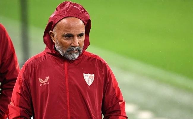Jorge Sampaoli venceu a primeira no retorno ao clube espanhol