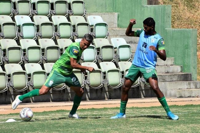 O Amrica segue com treinos preparatrios para a disputa do Campeonato Mineiro 2021. Comandados pelo auxiliar tcnico Mrcio Hahn, jogadores da base americana - e tambm os que tiveram menos oportunidades na temporada 2020 - realizam atividades voltadas ao Estadual.