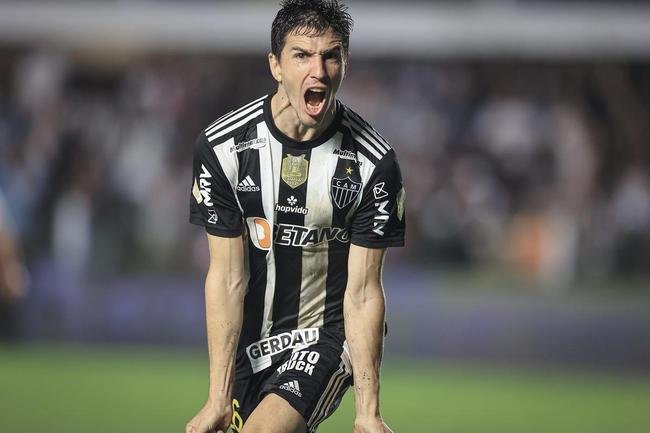 Fotos do jogo entre Santos e Atltico na Vila Belmiro, em Santos, pela 30 rodada do Campeonato Brasileiro