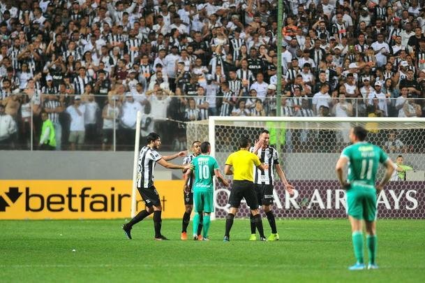 Fotos do duelo entre Atltico e La Equidad pela Copa Sul-Americana, no Independncia