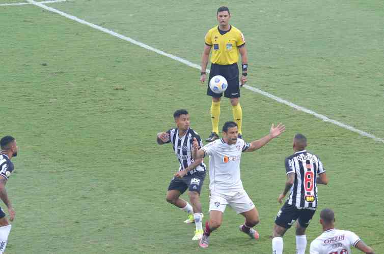 Fotos do jogo entre Atlético e Fluminense, no Mineirão, em BH, pela 36ª rodada do Campeonato Brasileiro