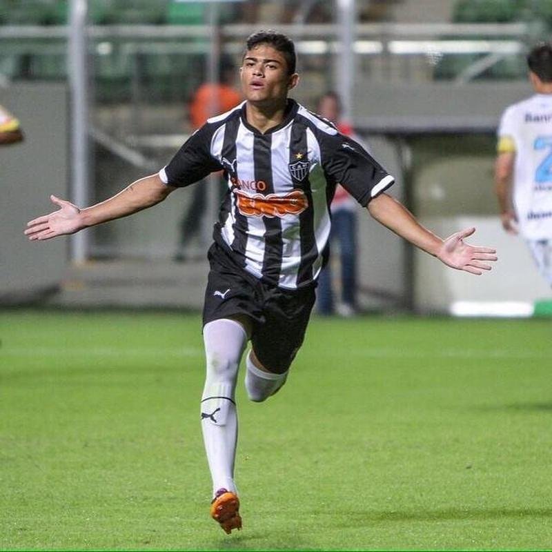 Bruno Tabata - Revelado pela base do Atltico, atacante foi contratado pelo Palmeiras em 2022.