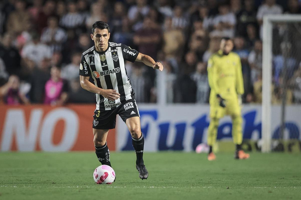 Fotos do jogo entre Santos e Atltico na Vila Belmiro, em Santos, pela 30 rodada do Campeonato Brasileiro