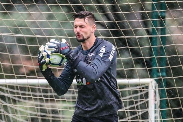 Atltico treinou sob chuva intensa na Cidade do Galo nesta quinta-feira  tarde