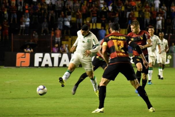 Fotos do duelo entre Sport e Amrica, disputado na Ilha do Retiro, no Recife, pela 23 rodada da Srie B do Brasileiro