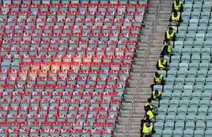 Arsenal e Chelsea se enfrentaram nesta tera-feira, diante de milhares de torcedores no Estdio Olmpico de Baku