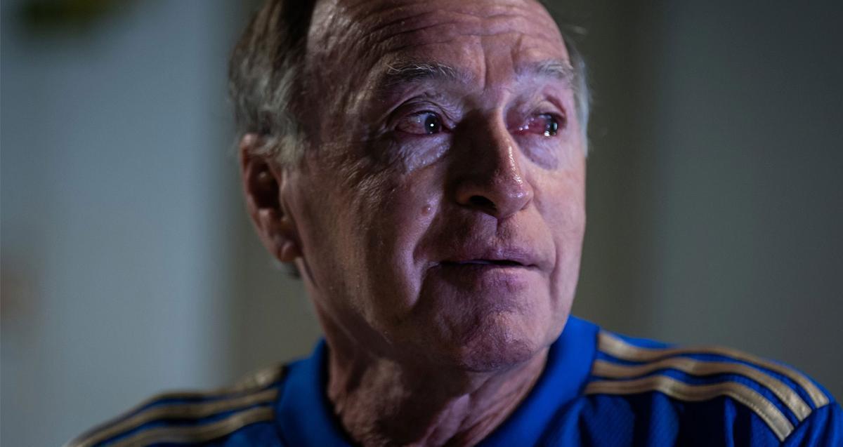 Cruzeiro apresenta  camisa para o ano do centenário. Ídolo do clube, ex-ponta Natal participou do lançamento