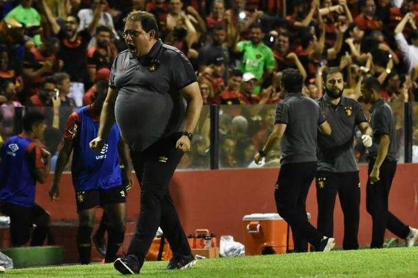 De virada e com gols de Hernane e Guilherme, o Sport reencontrou o caminho das vitórias, diante do Paraná, na Ilha do Retiro, pela 31ª rodada da Série B
