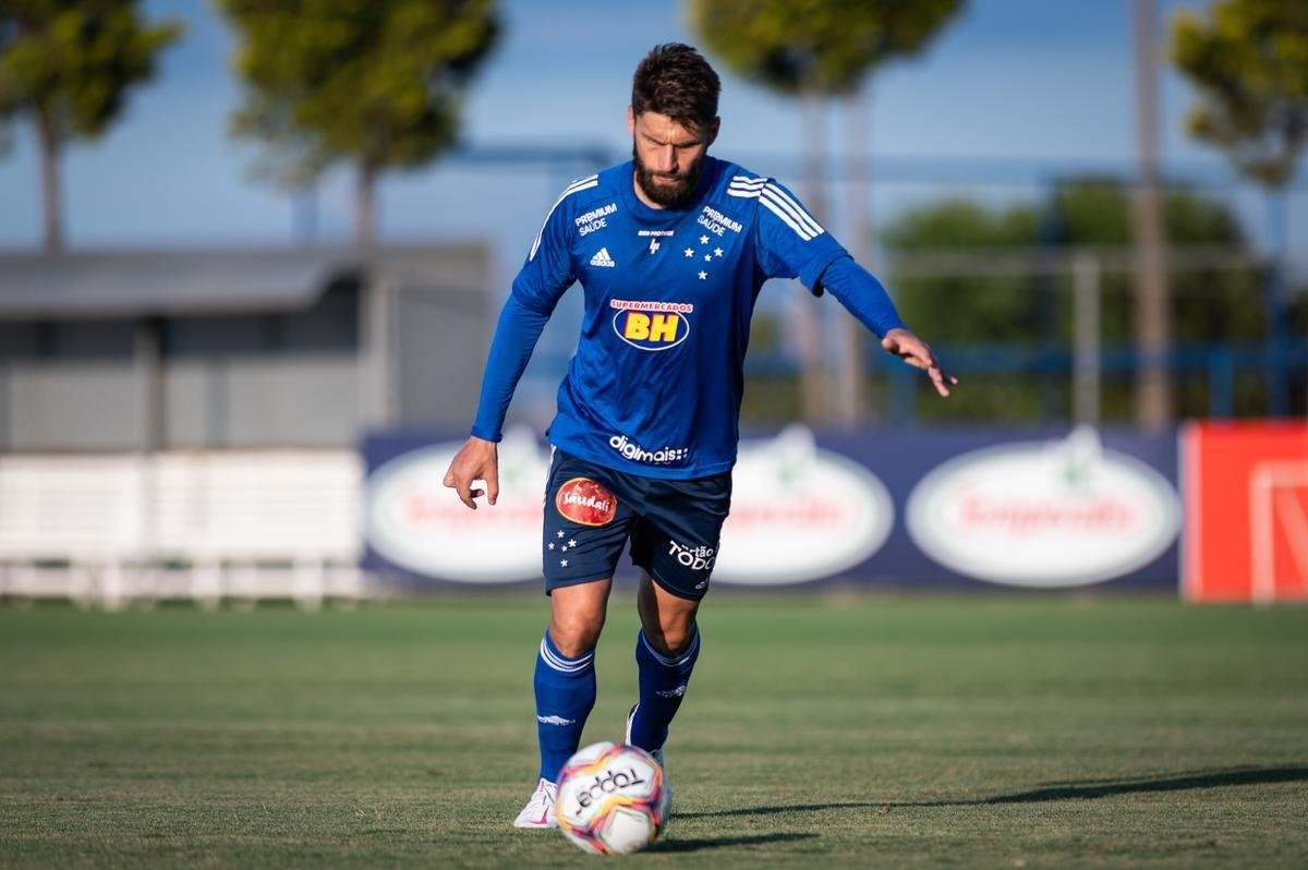 Imagens do treino do Cruzeiro desta segunda-feira na Toca da Raposa II