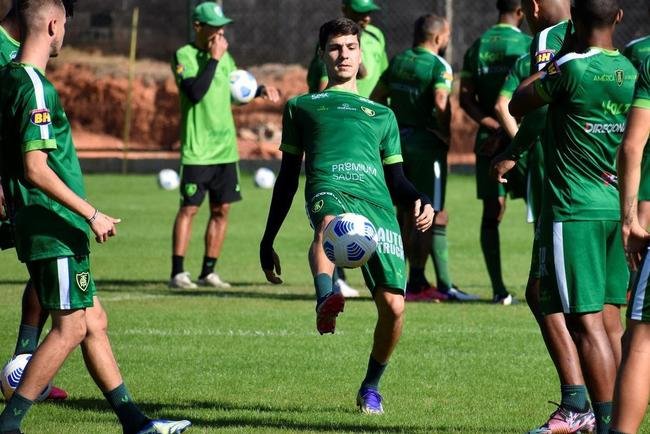 Mancini comandou primeiras atividades no Coelho nesta semana