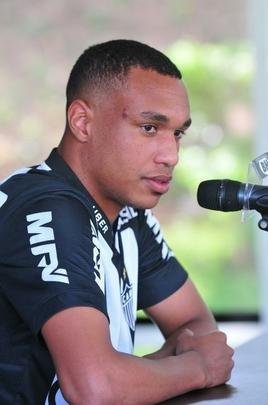 Fotos da apresentao e primeiro treino de Leandrinho no Atltico