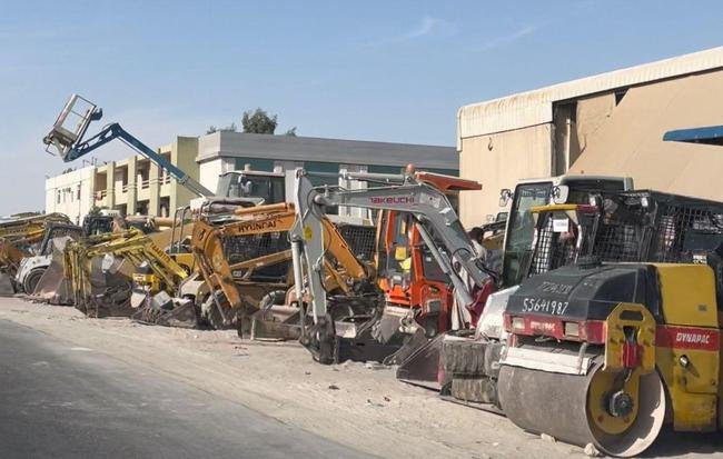 Cenas da rea Industrial, regio pobre de Doha habitada por imigrantes