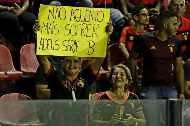 Foi sofrido, foi suado, mas o Sport voltou  Srie A. Depois de sair perdendo a partida diante da Ponte Preta, o Leo virou o jogo com dois gols de Guilherme, artilheiro da Segunda Diviso, com 17 gols e sacramentou o acesso na ltima partida em seu reduto no ano