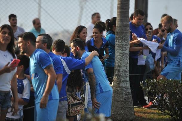 Jogadores do Cruzeiro durante esta sexta-feira, na Toca da Raposa II