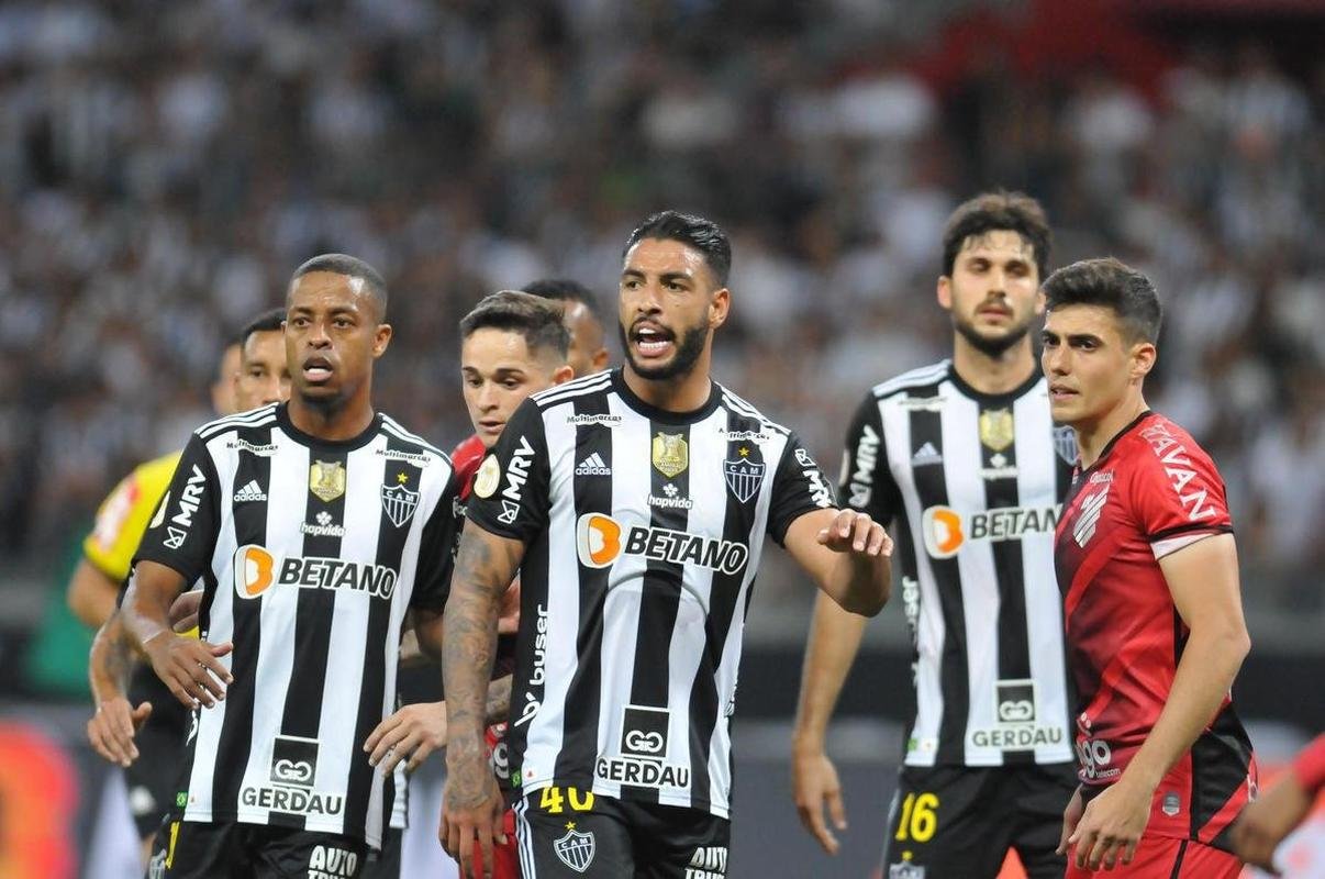 07/08/2022 - Atltico 2 x 3 Athletico-PR - Campeonato Brasileiro - Logo depois do empate com o Palmeiras, o Galo poupou os titulares diante do Athletico-PR e acabou derrotado. O Alvinegro ficou duas vezes  frente no placar, mas acabou levando a virada no ltimo lance.